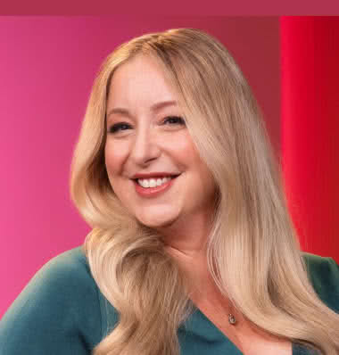 Jenniffer M., Senior Manager of Consumer Experience